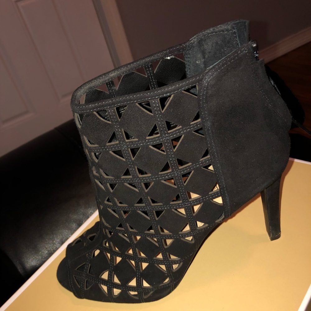 ✅✅MICHAEL KORS PEEP TOE BOOTIES 😍HEELS SIZE 10‼️ - Picture 3 of 5